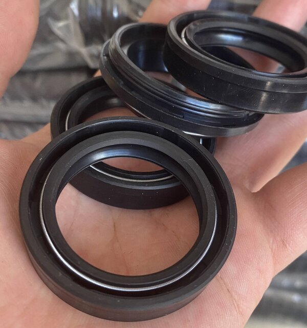 35mm seals cutted.jpg