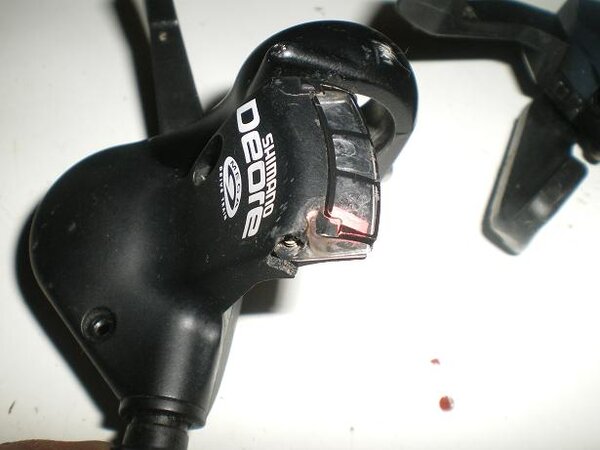 broken window on deore shifter.jpg