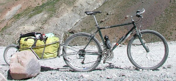 SimonA bike at bottom of Baralachla.JPG