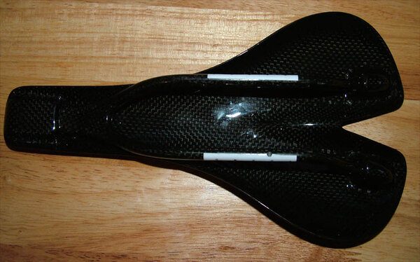 carbon saddle7.jpg