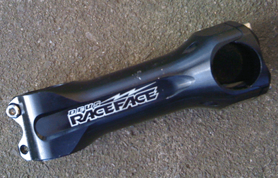 raceface deus stem copy.gif