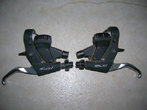 Shimano XT V brake and 8 speed shifter and front shifter combined st-m739.JPG