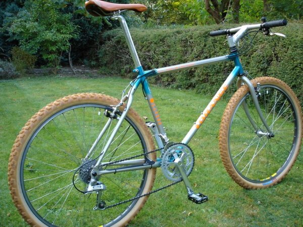 1994 Clockwork size 19 w biscuit tyres.jpg