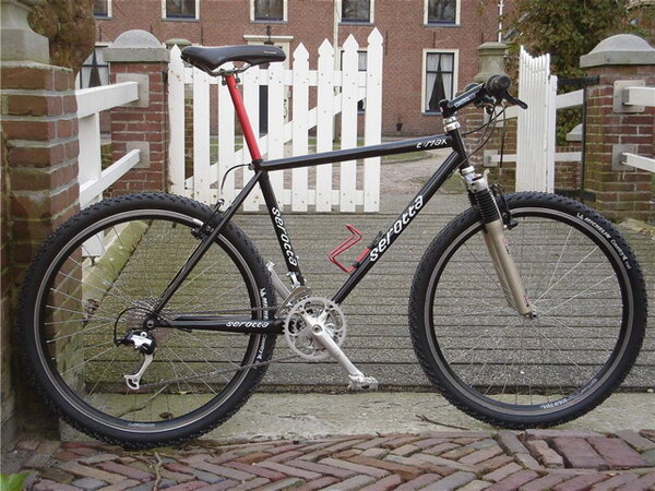 March 2007 BOTM - Melvin's Serotta t-max.jpg