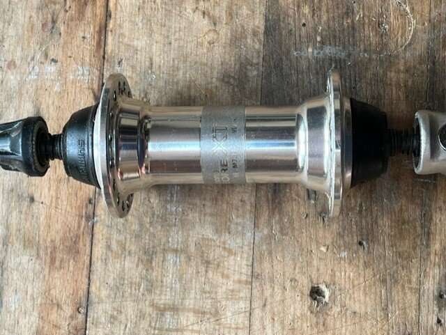 XT front hub.jpg