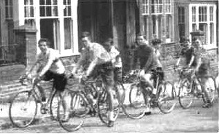 Peter Symonds. Cycling Group 1952.jpg