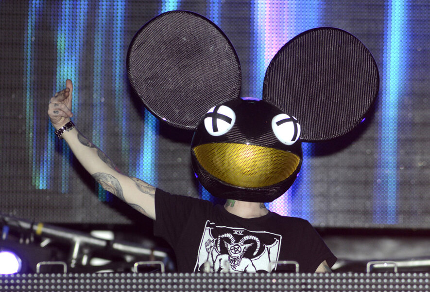 1035x702-20140424-deadmau5-x1800-1398358641-3285011183.jpg