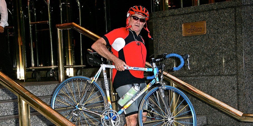 robin-williams-bike-1518553787-415486994.jpg