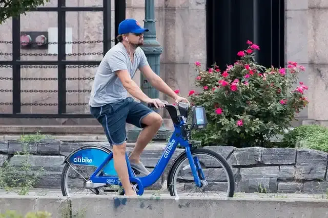 leonardo-dicaprio-seen-riding-bicycle-on-august-2-2016-in-news-photo-1647893451.webp