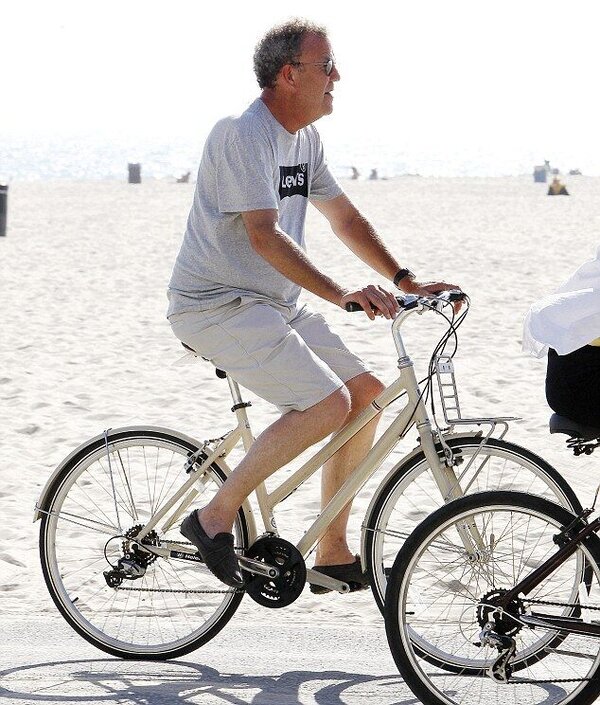 Jeremy-Clarkson-Cycling.jpg