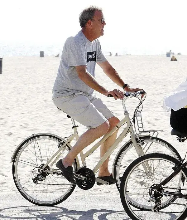 Jeremy-Clarkson-Cycling.webp