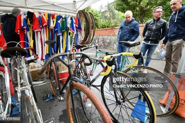 vintage-bikes-are-on-display-at-the-bicycle-parts-market-of-the-eroica-montalcino-festive-8086...jpg