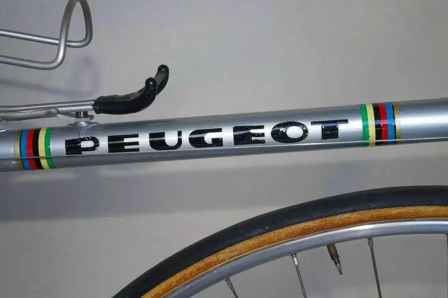 Peugeot-1975-P4657.webp