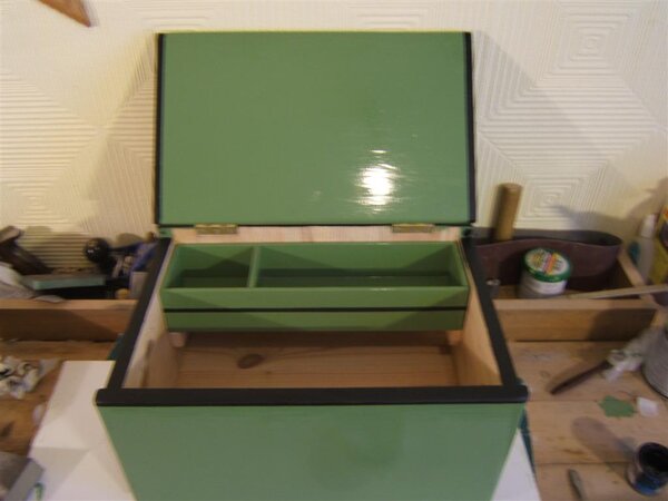 Kit box 001 (Large).jpg