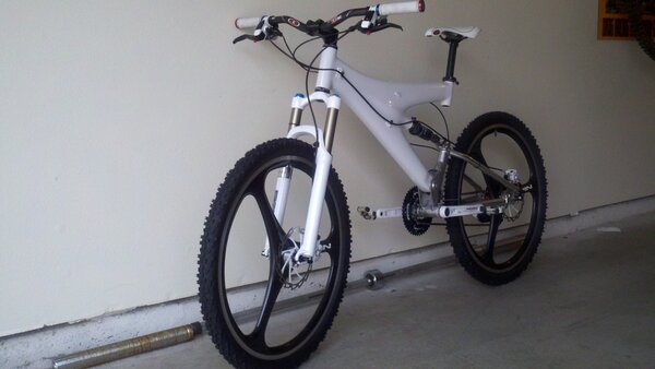 new pix of my white trek y bike 029.jpg