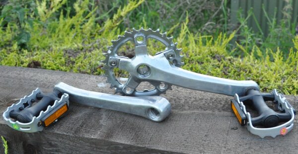 Crank Arms & Pedals.jpg