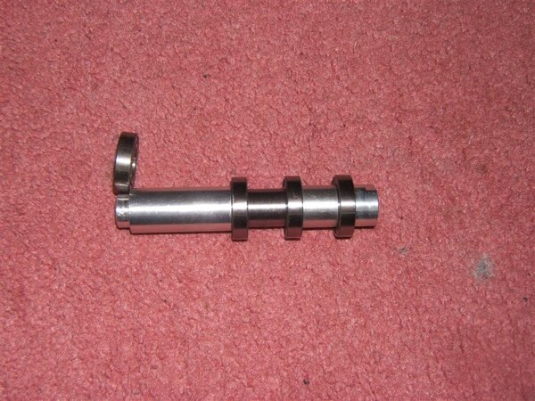 Hope bolt through axle 016 (Large).jpg