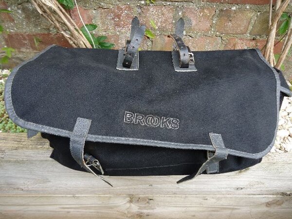 Brooks Saddlebag.jpg