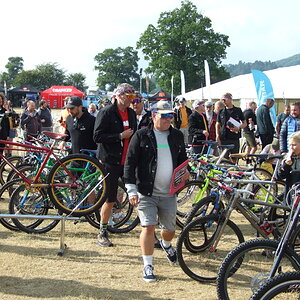 Retrobike at the Malverns - judges judging